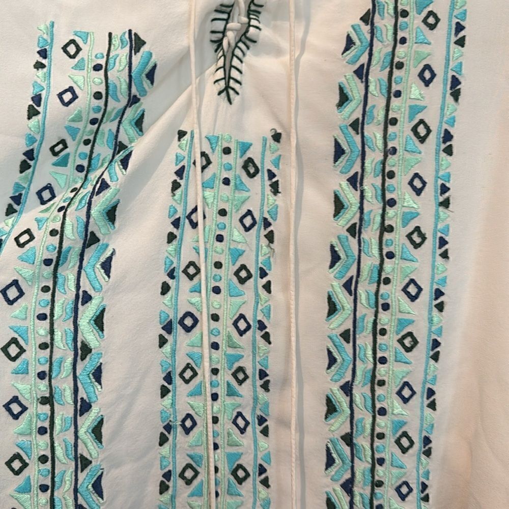 Rococo Sand Silk Geometric Blouse - Picture 3 of 10